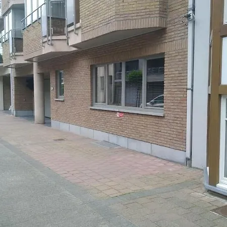 Piers De Raveschootlaan Apartment
